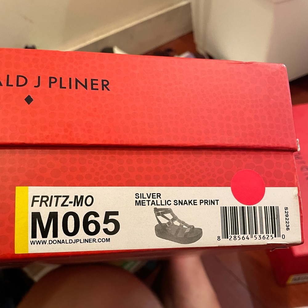 Donald J Pliner FRITZ-MO Sandals